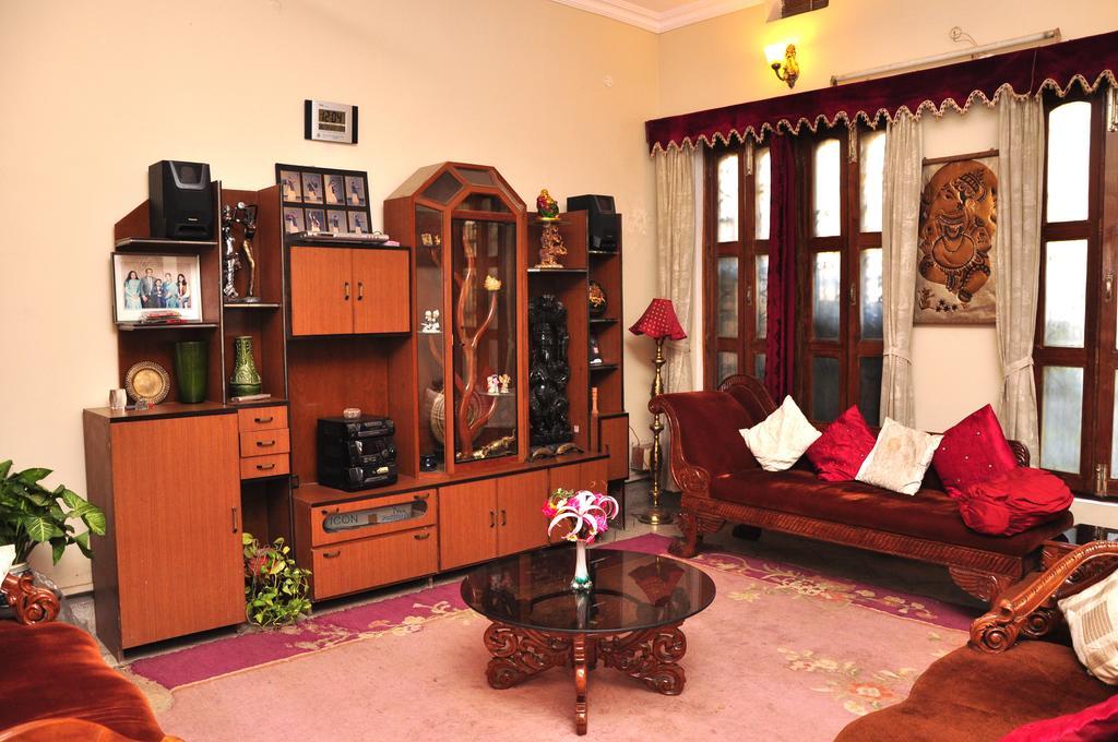 Apartamento Aashray Varanasi Exterior foto