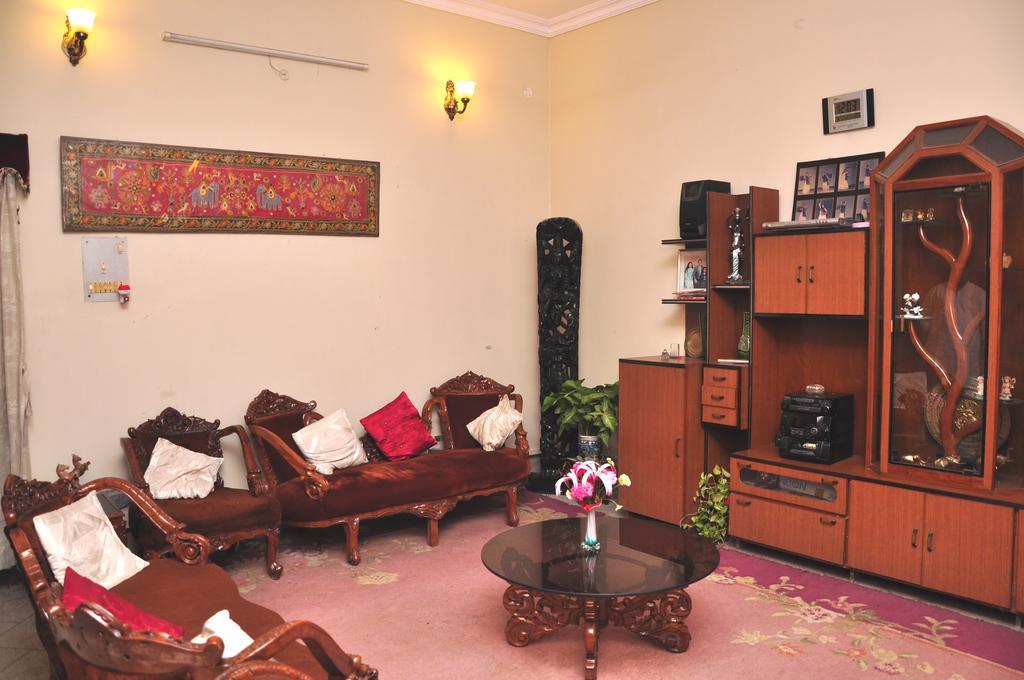 Apartamento Aashray Varanasi Exterior foto